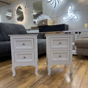 Két darabos fehér éjjeliszekrény szett