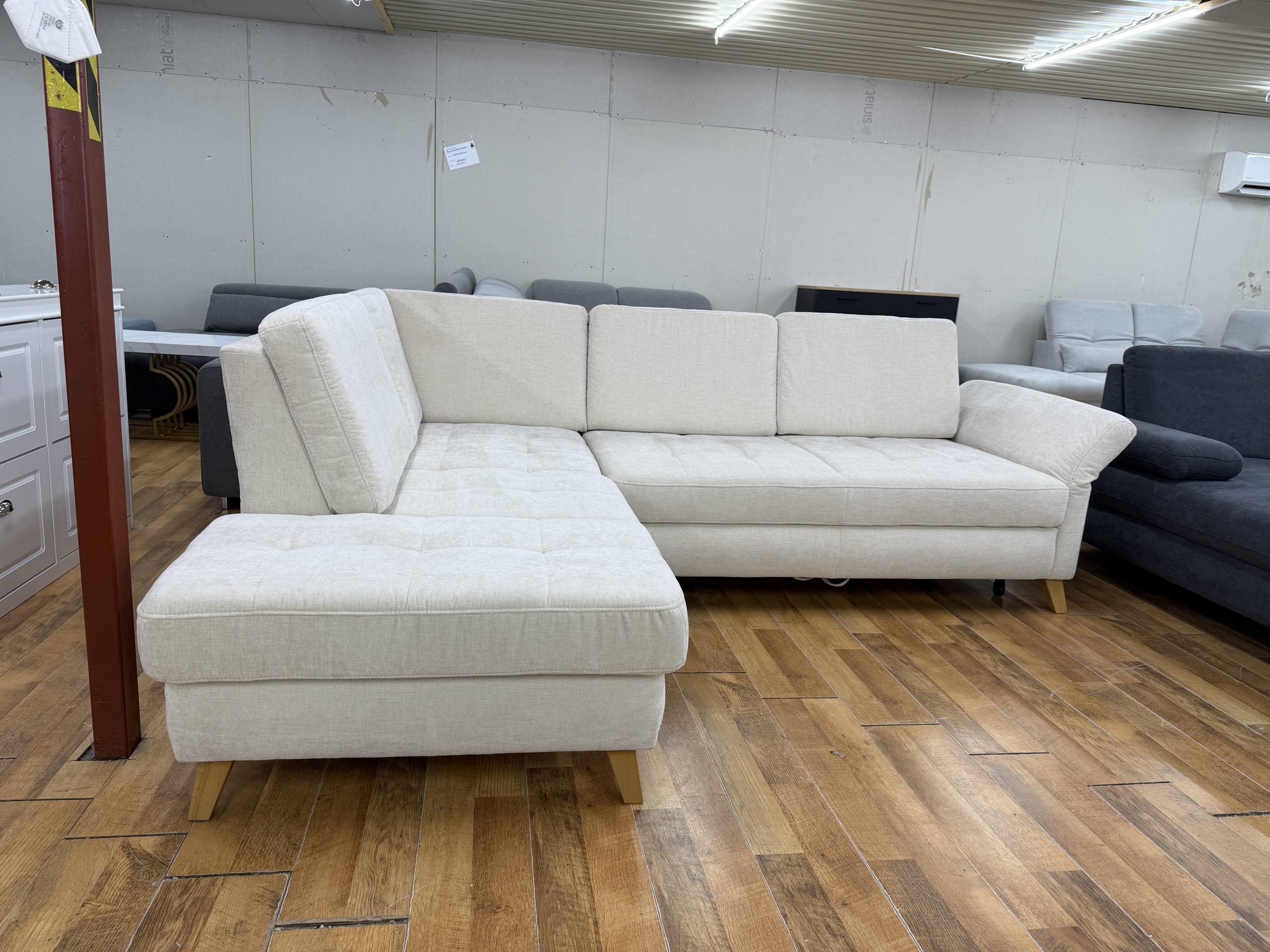 WESTHAM natúr bézs sarokkanapé – állítható ülésmélység, kihúzható ágyfunkció és ágyneműtartó - Image 3