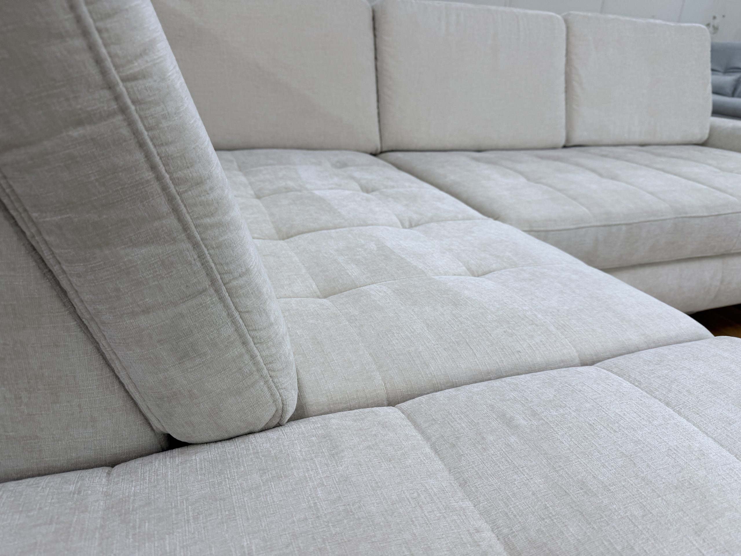 WESTHAM natúr bézs sarokkanapé – állítható ülésmélység, kihúzható ágyfunkció és ágyneműtartó - Image 5