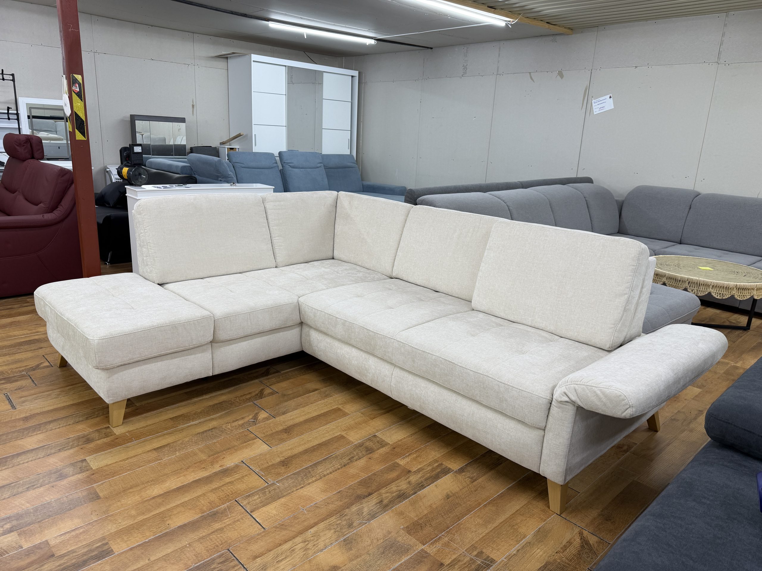 WESTHAM natúr bézs sarokkanapé – állítható ülésmélység, kihúzható ágyfunkció és ágyneműtartó