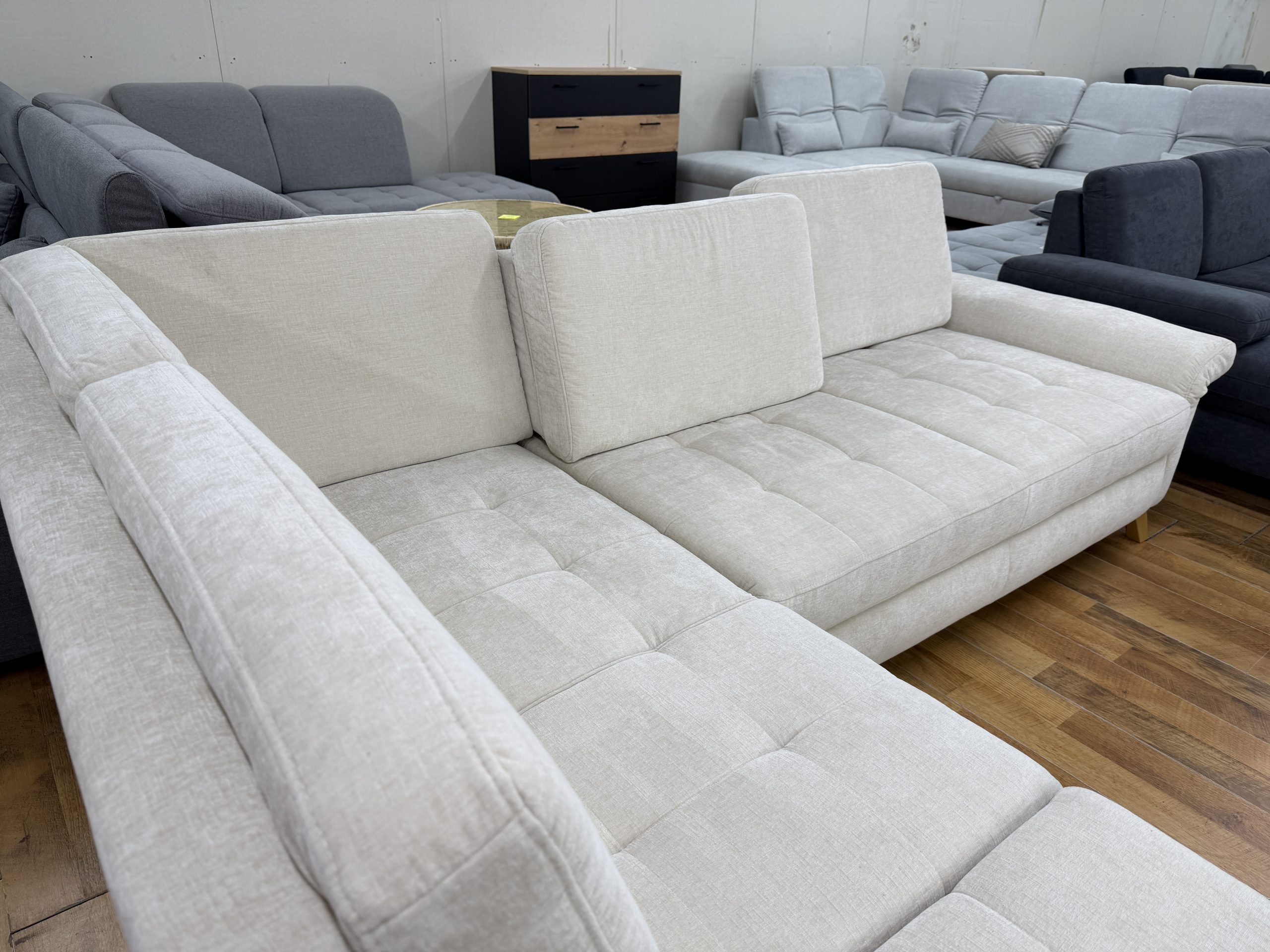 WESTHAM natúr bézs sarokkanapé – állítható ülésmélység, kihúzható ágyfunkció és ágyneműtartó - Image 7