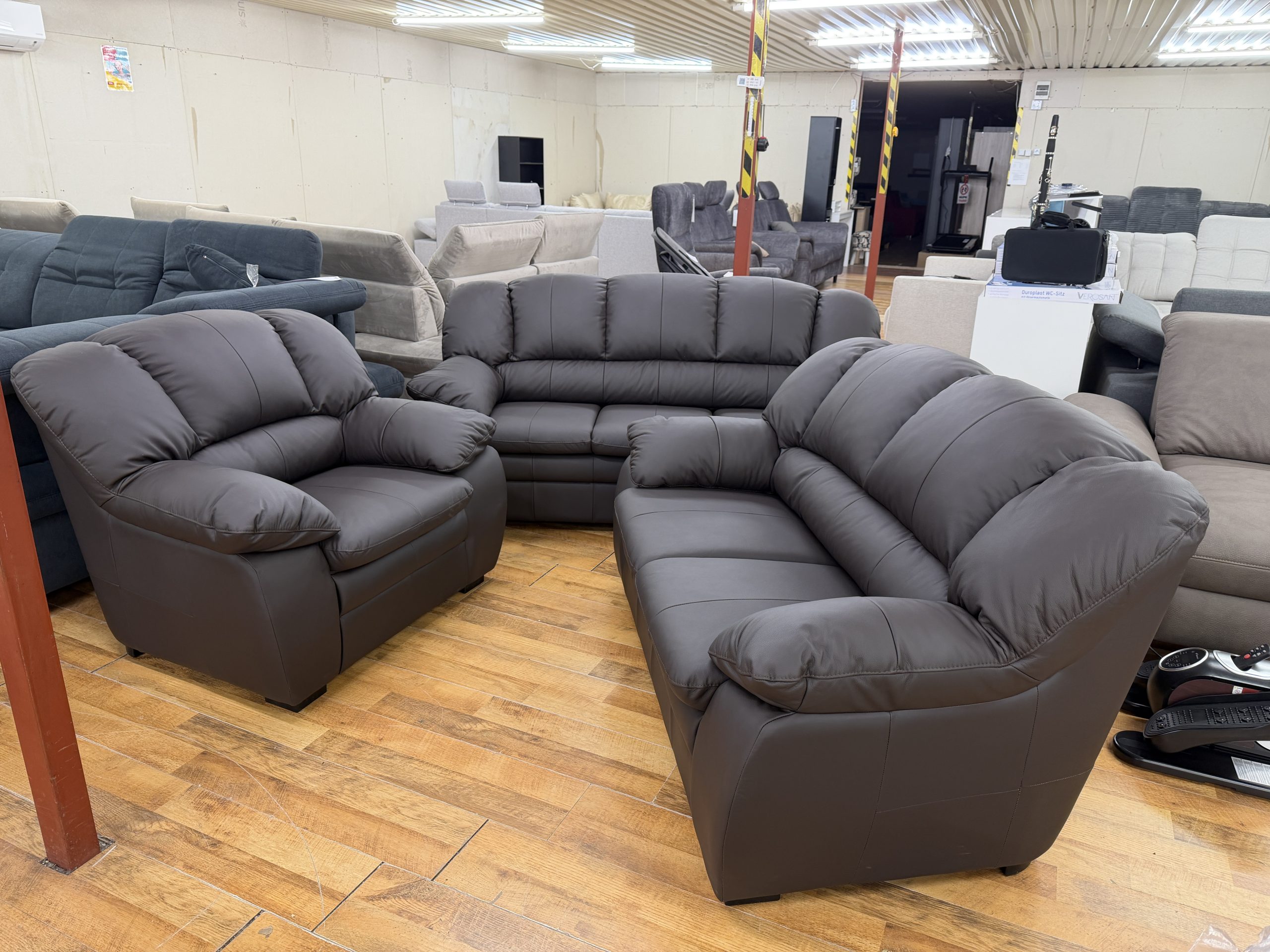 CASINO 3+2+1 valódi bőr ülőgarnitúra – sötétbarna – térben elhelyezhető