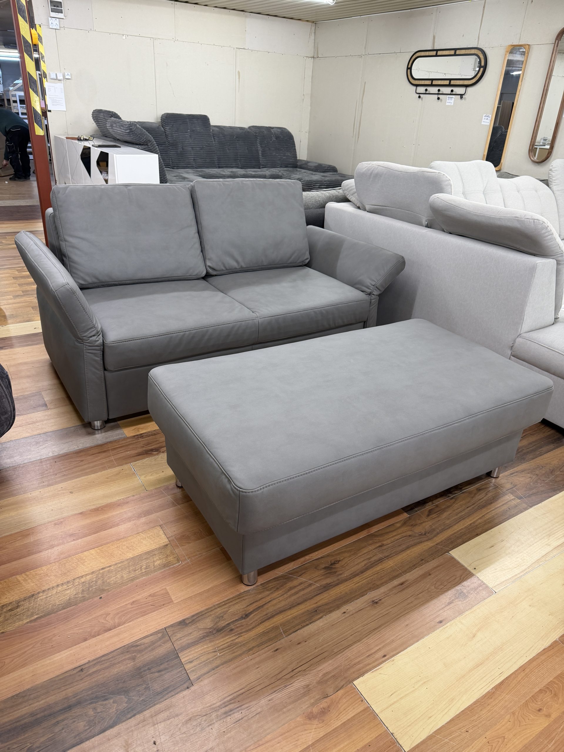 Multiflex ágyazható kanapé óriás puffal – szürke ökobőr borítással