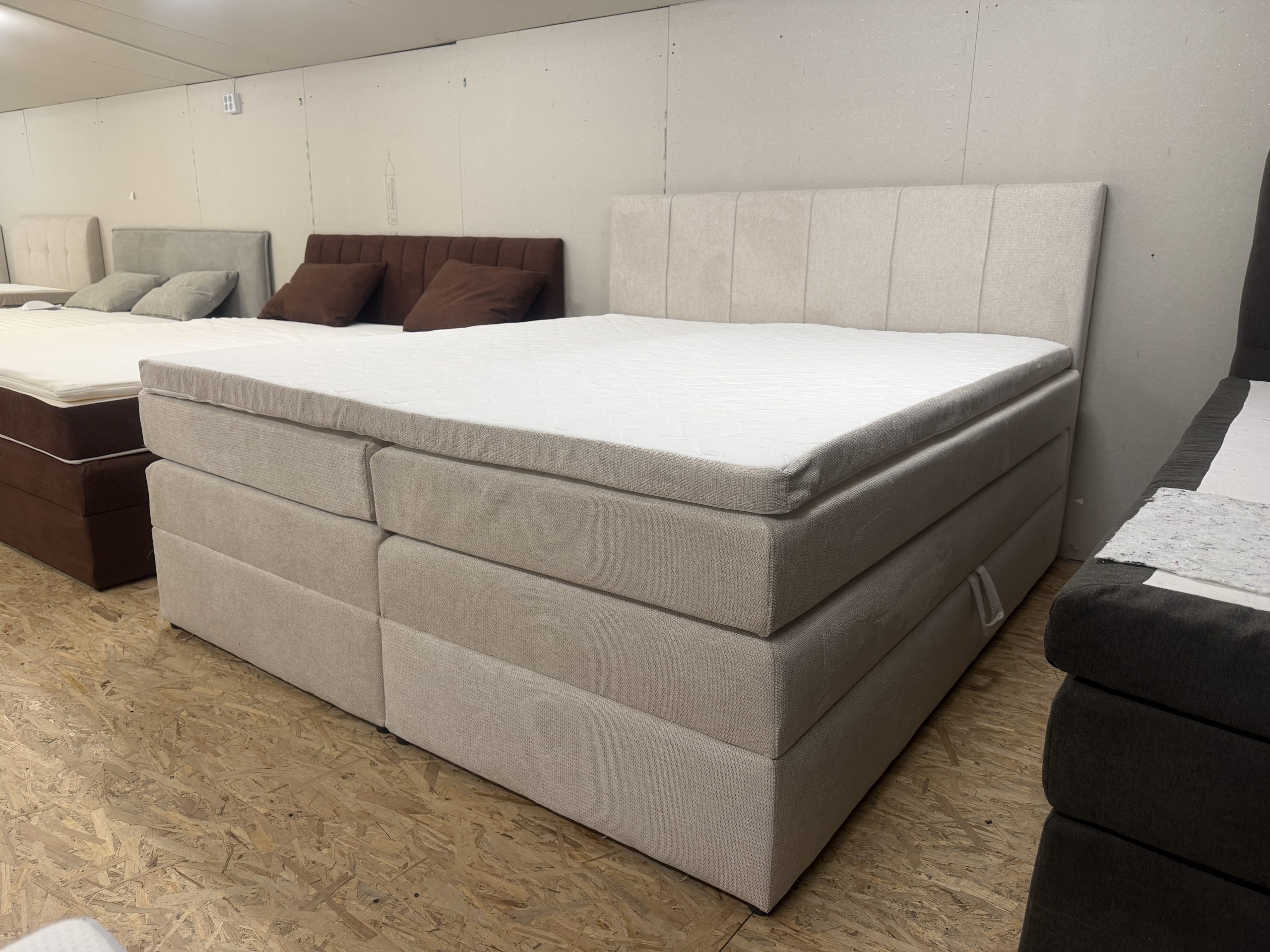 Lauro Boxspring ágy bézs színben – 180×200 cm fekvőfelülettel, extra H4 keménységű matracokkal - Image 3