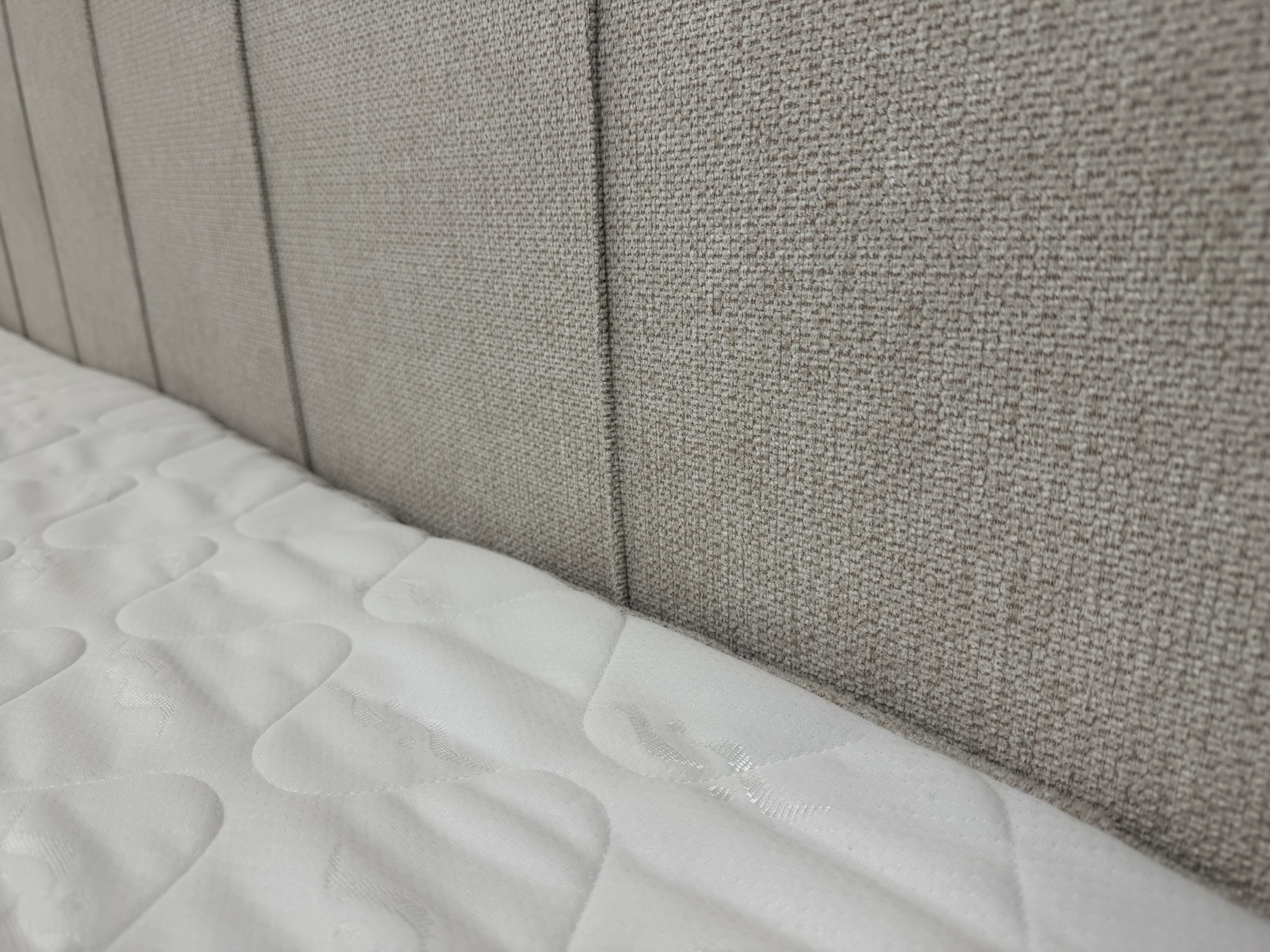 Lauro Boxspring ágy bézs színben – 180×200 cm fekvőfelülettel, extra H4 keménységű matracokkal - Image 5