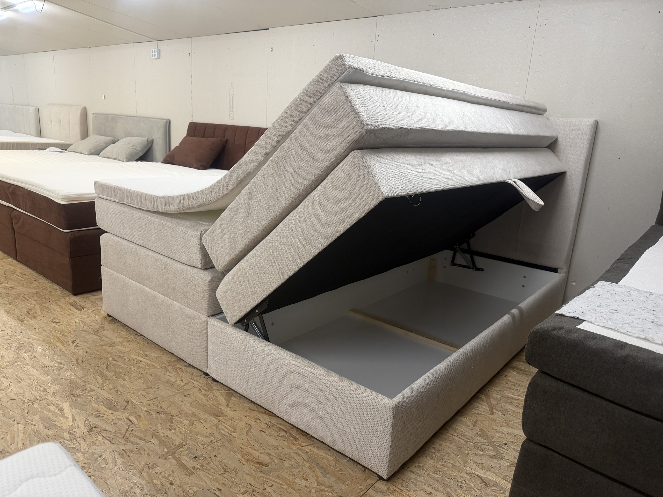 Lauro Boxspring ágy bézs színben – 180×200 cm fekvőfelülettel, extra H4 keménységű matracokkal - Image 7