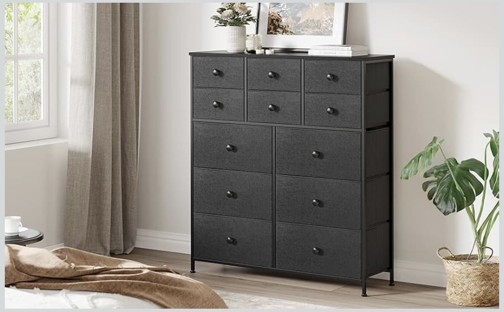 HOMELYA 12 fiókos textil komód fekete színben, MDF fedlappal és acélvázzal – 99 × 110 × 30 cm