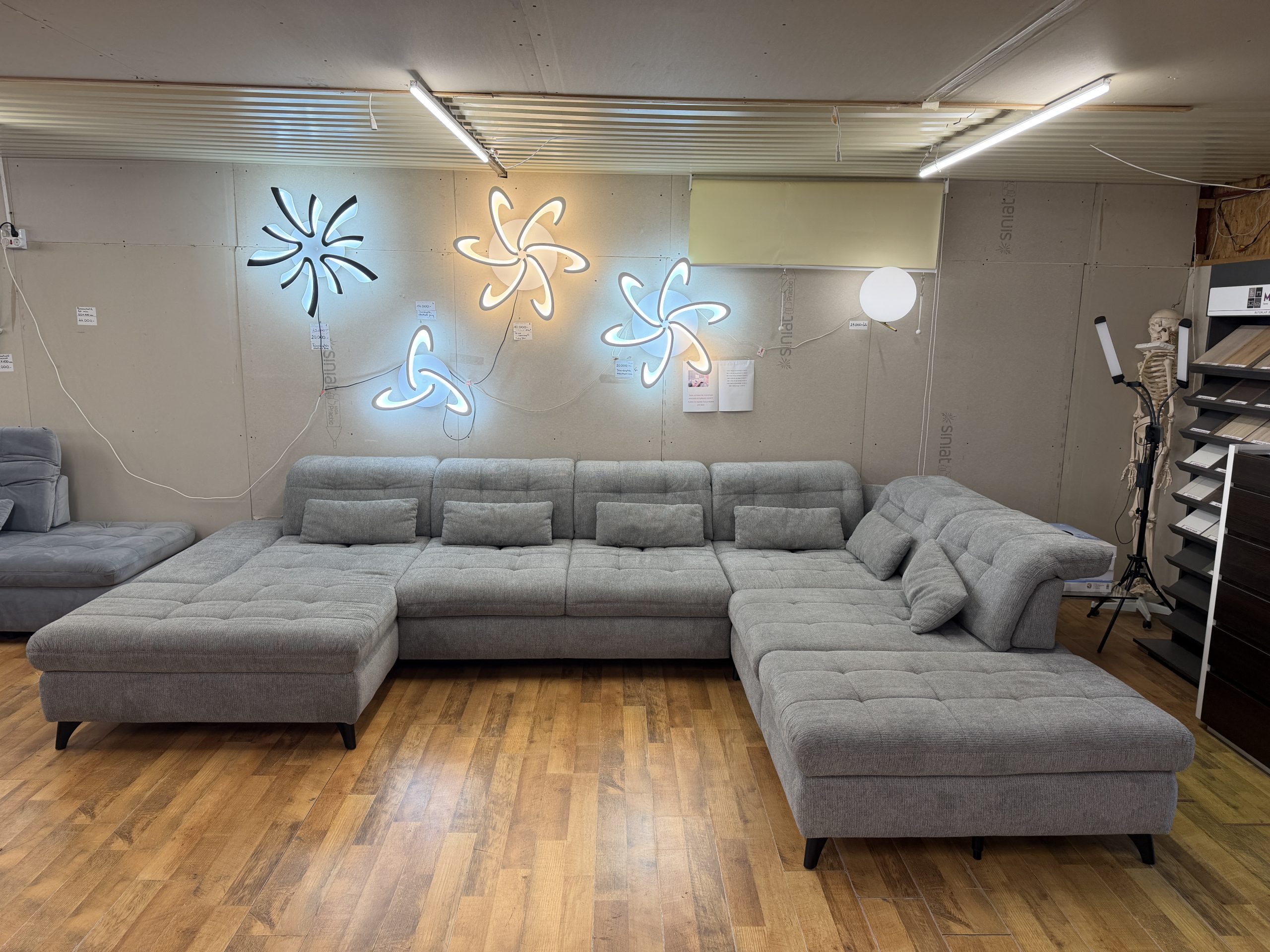Santa Rosa relax U alakú kanapé – ágyazható, állítható ülésmélységgel, dupla ágyneműtartóval, világosszürke – 195 × 400 × 275 cm - Image 2
