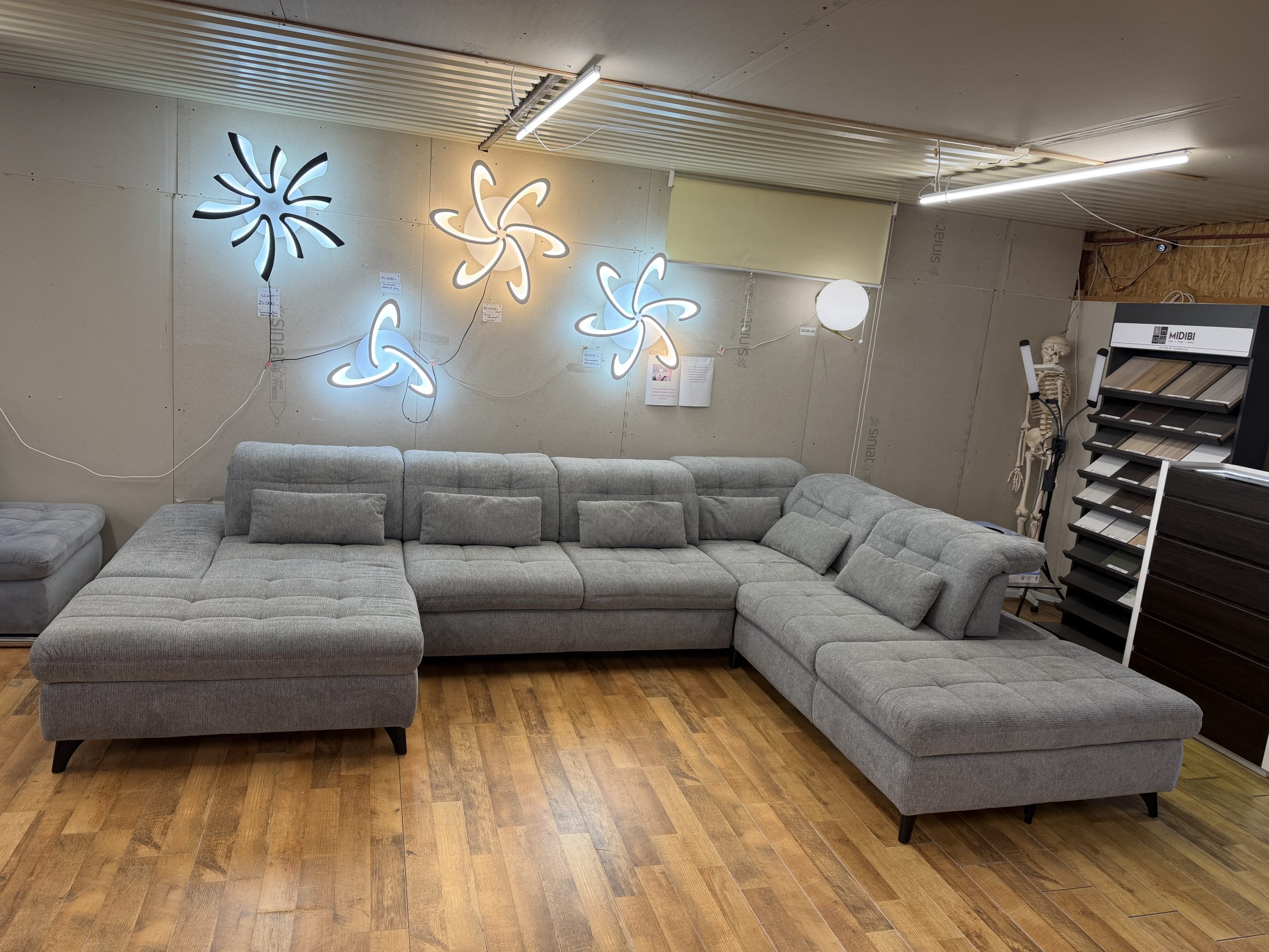 Santa Rosa relax U alakú kanapé – ágyazható, állítható ülésmélységgel, dupla ágyneműtartóval, világosszürke – 195 × 400 × 275 cm - Image 7